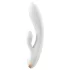 Satisfyer Double Flex - vibrátor s dráždiacim ramienkom na klitoris ovládaný aplikáciou (biely)